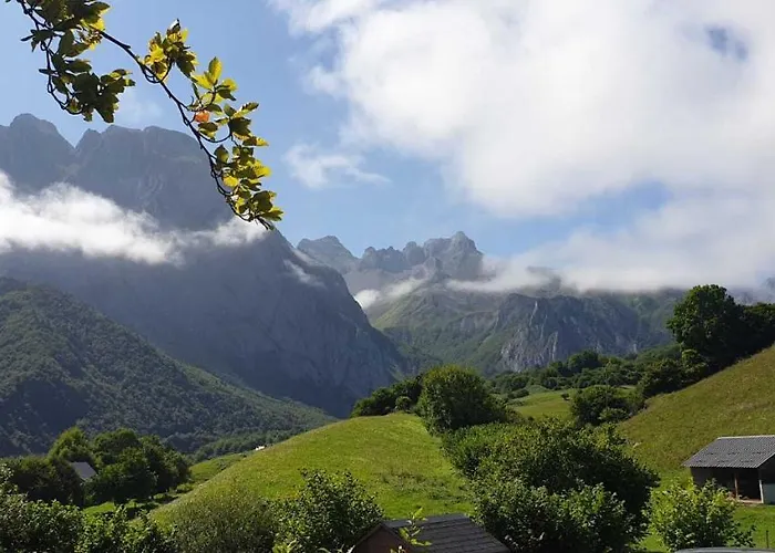 Maison Vallee De Barousse 펜션 *